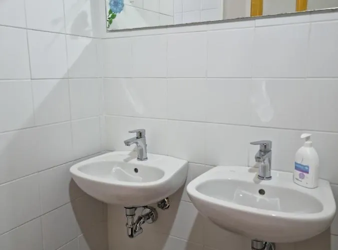 Sunshine ホステル ローマ